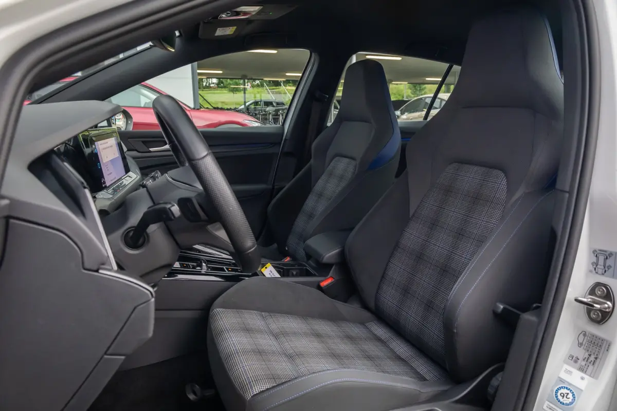 1.4 eHybrid GTE PHEV 245PK | Stoel+stuur verwarming | Cruise adaptief | Apple Carplay/Android Auto | 18'' | Digitaal dashboard | Keyless | Apple Carplay/Android Auto|telefoonintegratie premi