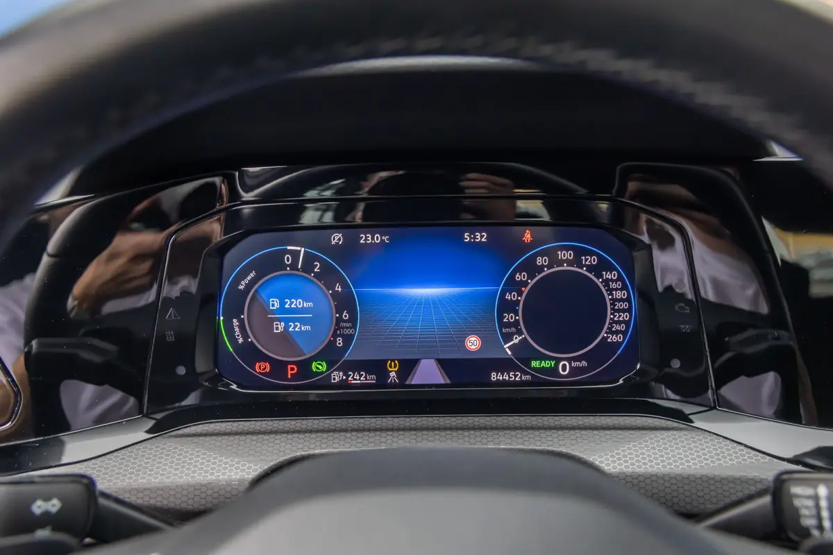 1.4 eHybrid GTE PHEV 245PK | Stoel+stuur verwarming | Cruise adaptief | Apple Carplay/Android Auto | 18'' | Digitaal dashboard | Keyless | Apple Carplay/Android Auto|telefoonintegratie premi