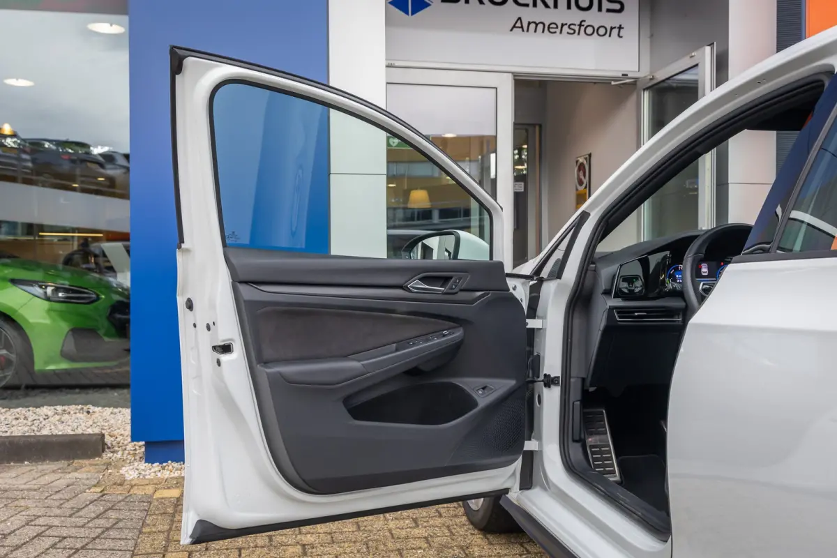 1.4 eHybrid GTE PHEV 245PK | Stoel+stuur verwarming | Cruise adaptief | Apple Carplay/Android Auto | 18'' | Digitaal dashboard | Keyless | Apple Carplay/Android Auto|telefoonintegratie premi