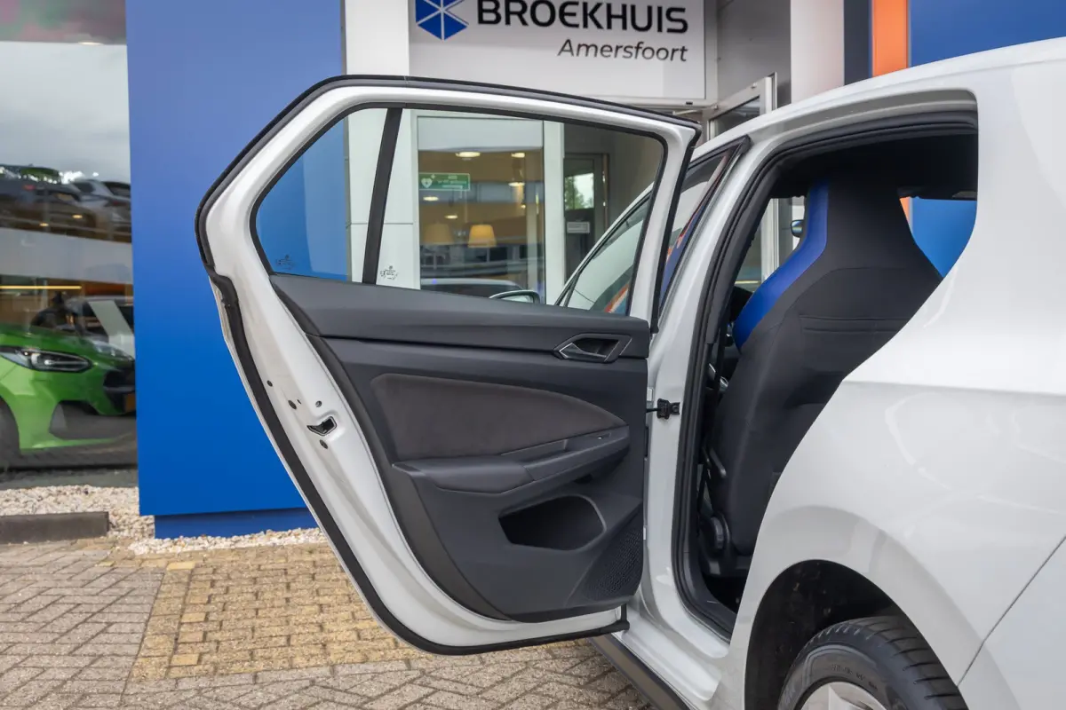 1.4 eHybrid GTE PHEV 245PK | Stoel+stuur verwarming | Cruise adaptief | Apple Carplay/Android Auto | 18'' | Digitaal dashboard | Keyless | Apple Carplay/Android Auto|telefoonintegratie premi