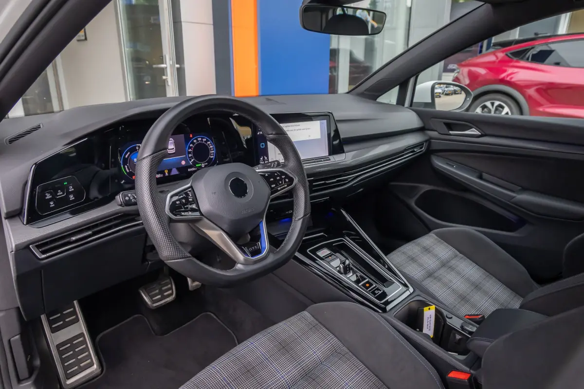 1.4 eHybrid GTE PHEV 245PK | Stoel+stuur verwarming | Cruise adaptief | Apple Carplay/Android Auto | 18'' | Digitaal dashboard | Keyless | Apple Carplay/Android Auto|telefoonintegratie premi