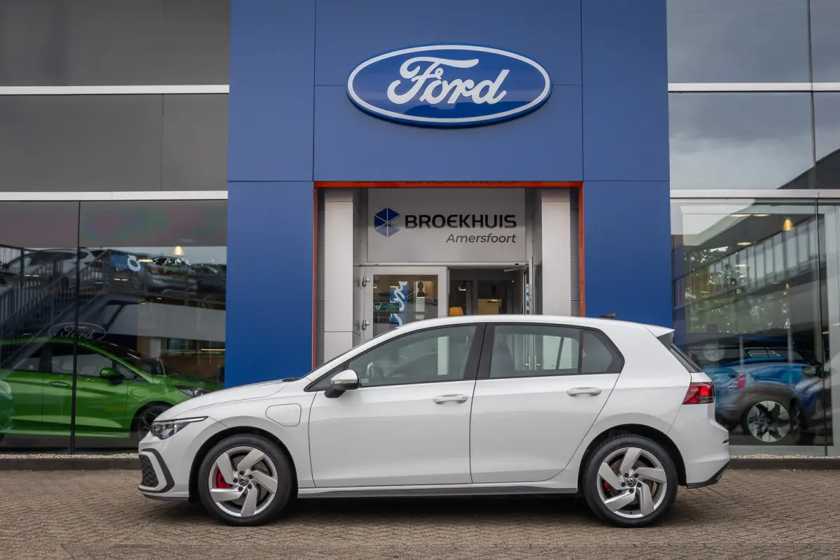 1.4 eHybrid GTE PHEV 245PK | Stoel+stuur verwarming | Cruise adaptief | Apple Carplay/Android Auto | 18'' | Digitaal dashboard | Keyless | Apple Carplay/Android Auto|telefoonintegratie premi