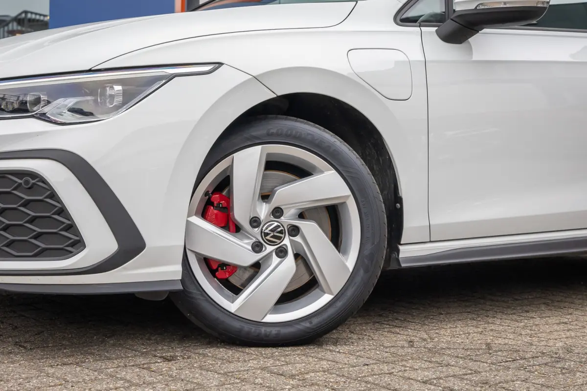 1.4 eHybrid GTE PHEV 245PK | Stoel+stuur verwarming | Cruise adaptief | Apple Carplay/Android Auto | 18'' | Digitaal dashboard | Keyless | Apple Carplay/Android Auto|telefoonintegratie premi
