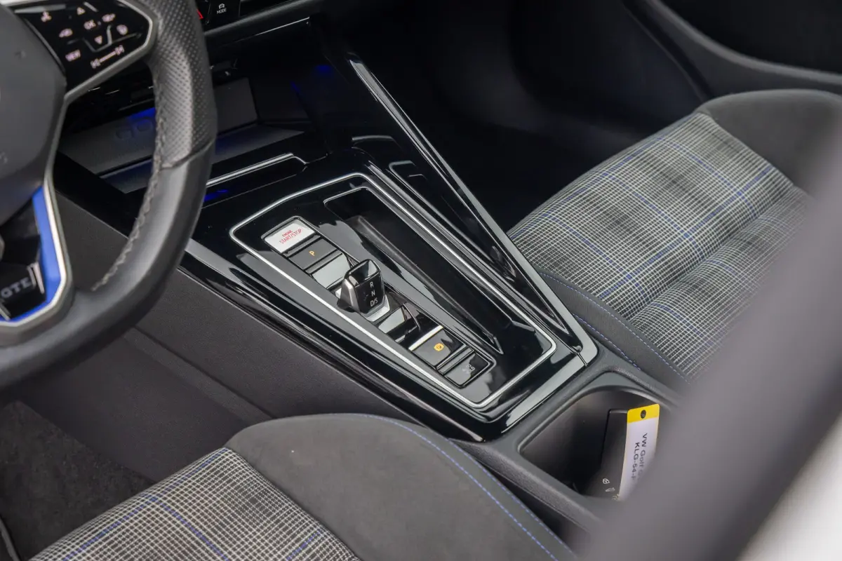 1.4 eHybrid GTE PHEV 245PK | Stoel+stuur verwarming | Cruise adaptief | Apple Carplay/Android Auto | 18'' | Digitaal dashboard | Keyless | Apple Carplay/Android Auto|telefoonintegratie premi
