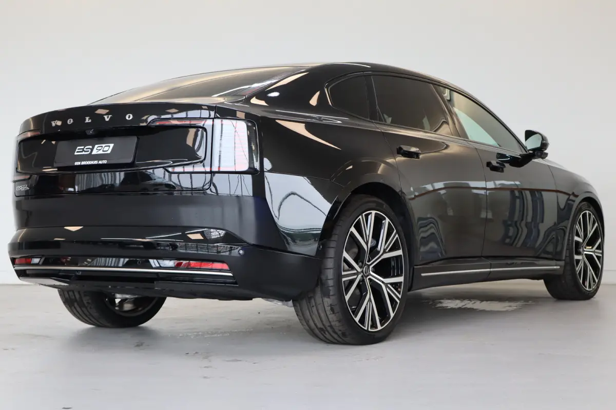 Twin Motor Ultra Launch Edition 106 kWh | 22" 5-Y-spaaks Glossy Black Diamond Cut | Achterstoelen verwarmd | Actieve luchtvering met FOUR-C