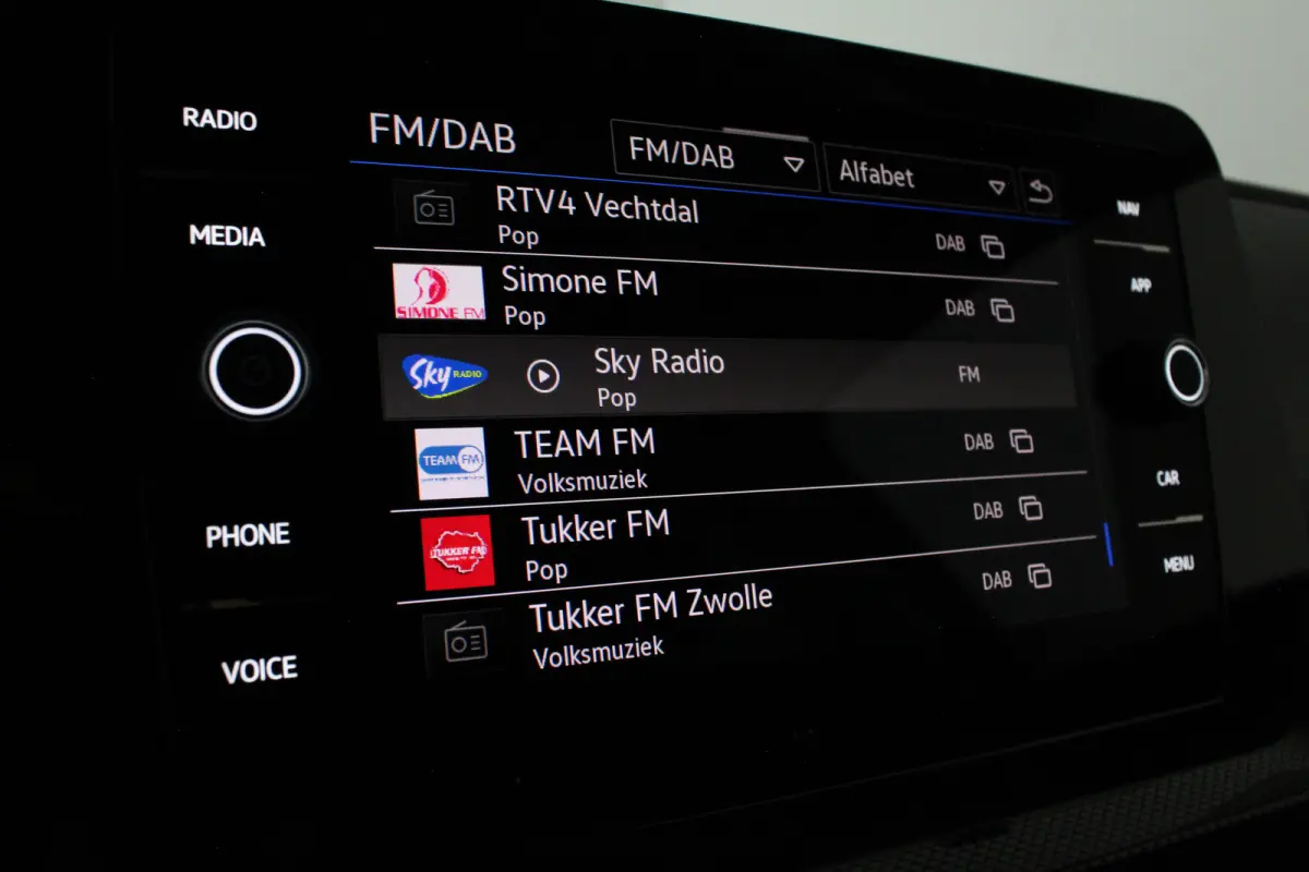 1.0 TSI Life Edition > Camera/ACC/Navi/Keyless/17inch...