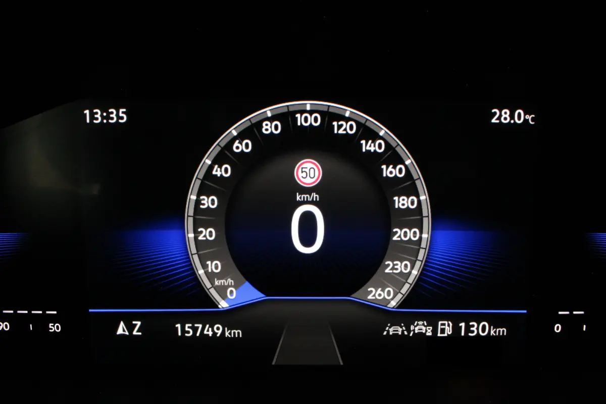 1.0 TSI Life Edition > Camera/ACC/Navi/Keyless/17inch...