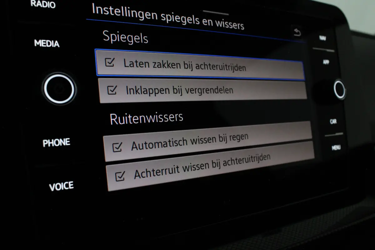 1.0 TSI Life Edition > Camera/ACC/Navi/Keyless/17inch...