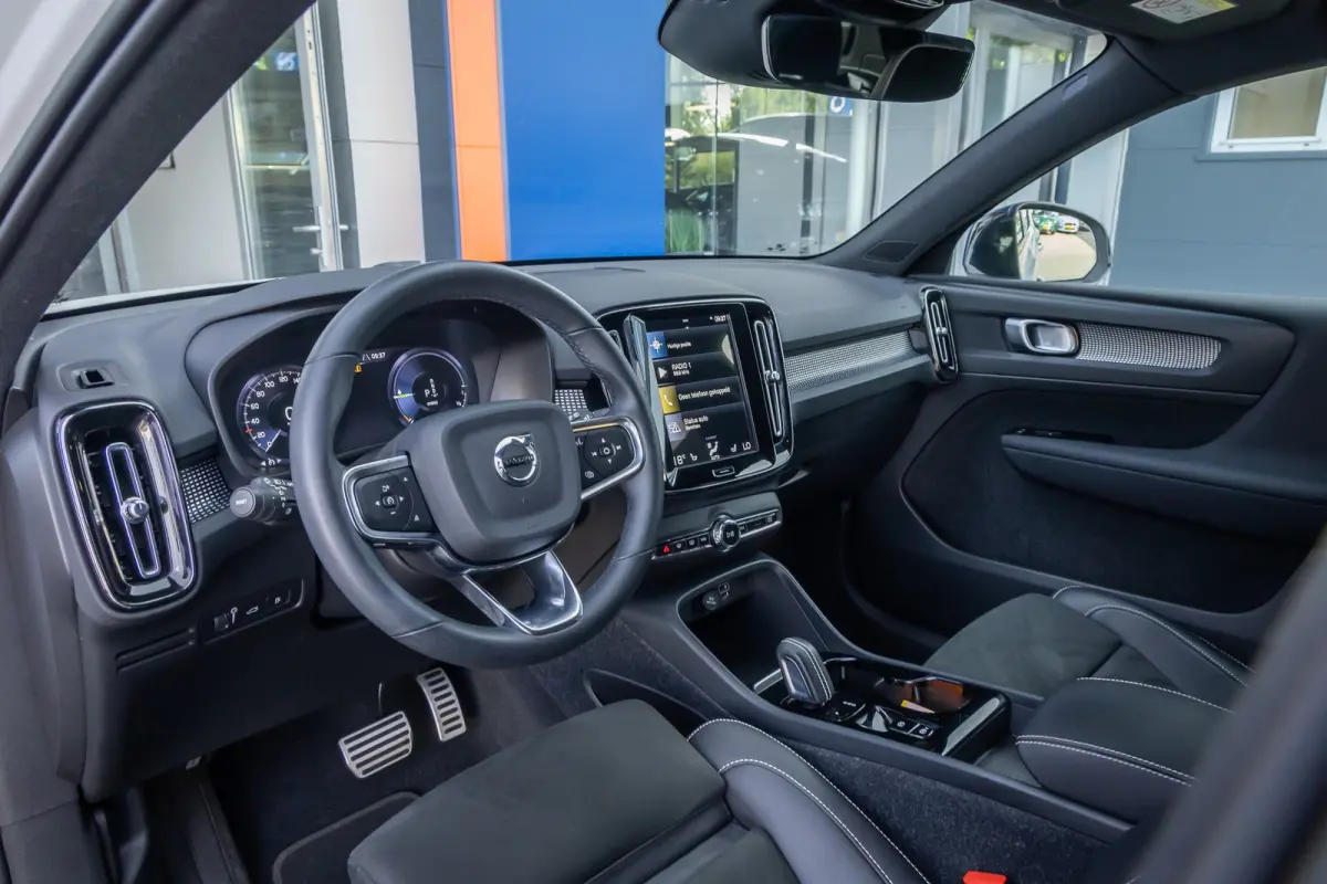 1.5 T4 R-Design | Apple Carplay/Android Auto | panorama-dak | Keyless entry/Start | 360 Camera | FULL Led | Aluminium interieur afwerking | Apple Carplay/Android Auto|telefoonintegratie prem