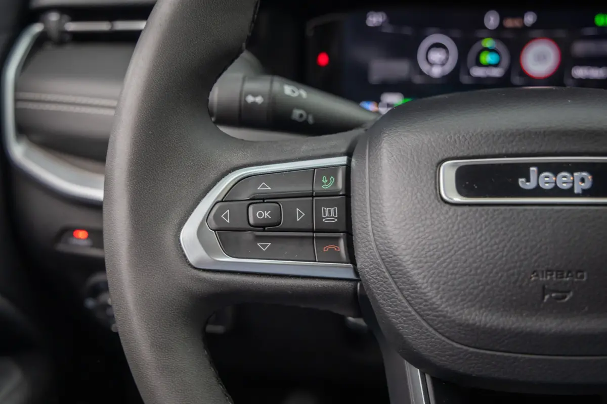 4xe 240 Plug-in Hybrid Limited | Camera | Cruise adaptief | Apple Carplay/Android Auto | Elektrisch bedienbare achterklep met sensorsturing | Keyless entry/start | Navigatiesysteem | Achteru