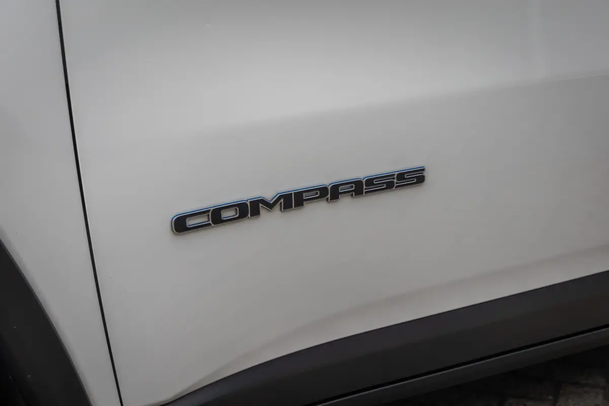 4xe 240 Plug-in Hybrid Limited | Camera | Cruise adaptief | Apple Carplay/Android Auto | Elektrisch bedienbare achterklep met sensorsturing | Keyless entry/start | Navigatiesysteem | Achteru