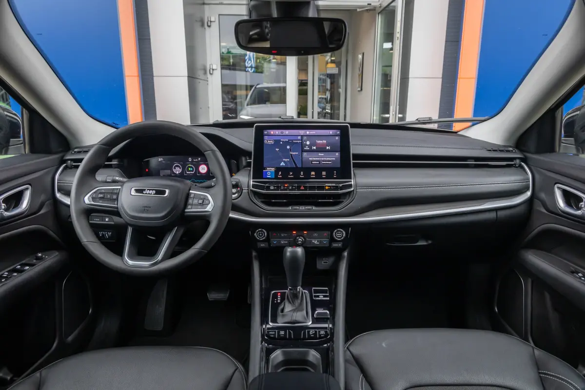 4xe 240 Plug-in Hybrid Limited | Camera | Cruise adaptief | Apple Carplay/Android Auto | Elektrisch bedienbare achterklep met sensorsturing | Keyless entry/start | Navigatiesysteem | Achteru
