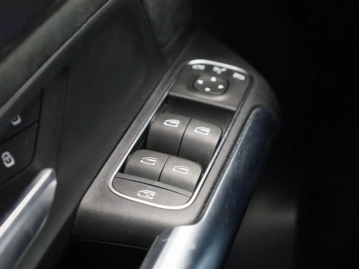 250 Business Solution AMG 67 kWh | STOELVERWARMING | CAMERA | NAVIGATIE | KLIMAATREGELING