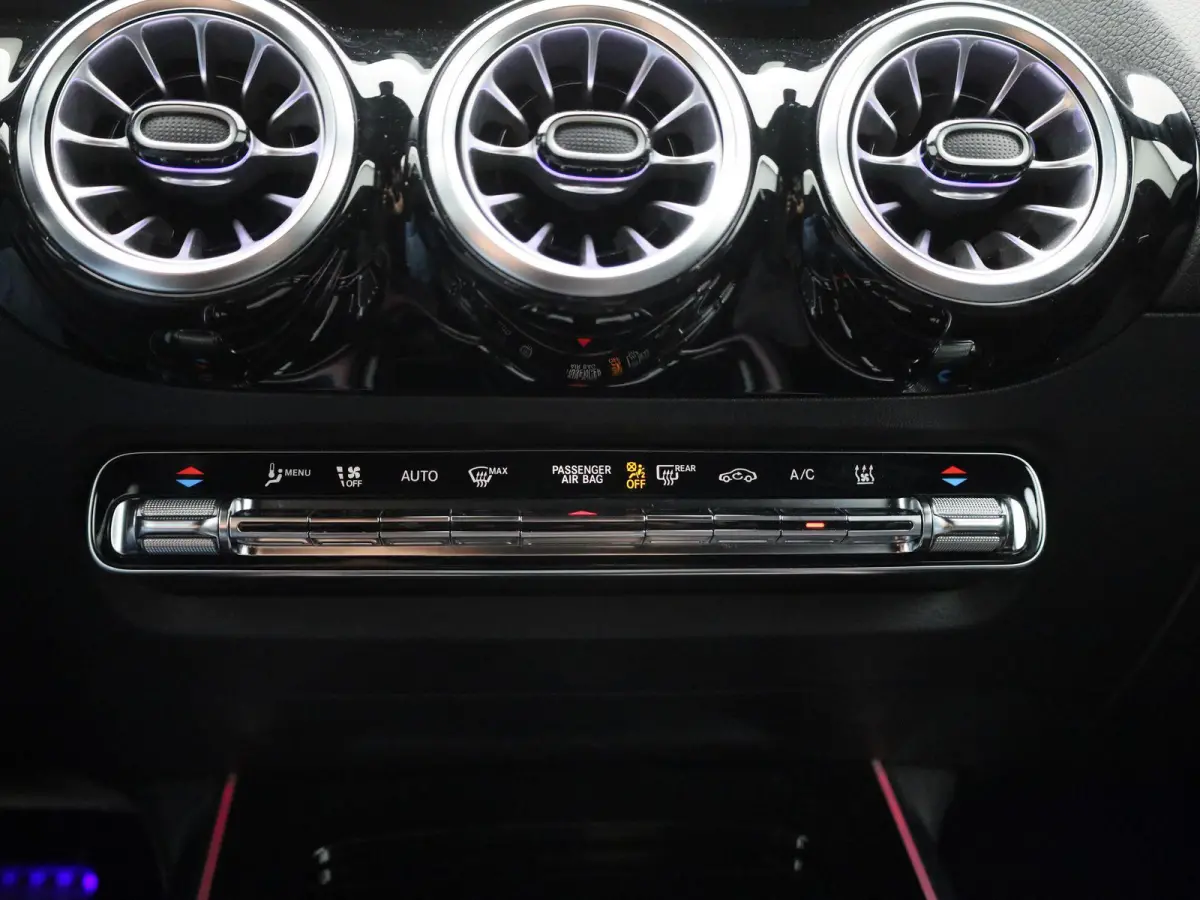 250 Business Solution AMG 67 kWh | STOELVERWARMING | CAMERA | NAVIGATIE | KLIMAATREGELING