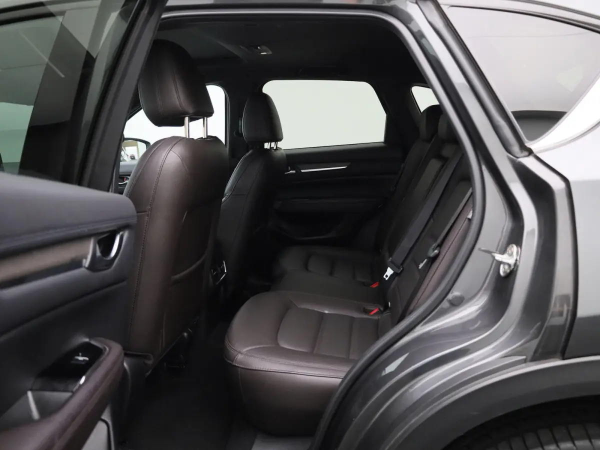 2.0 SkyActiv-G 165 Signature | SCHUIF-KANTELDAK | LEER | HEAD-UP | STOEL-STUURWIELVERWARMING | STOELVERKOELING | CAMERA | NAVIGATIE | BOSE AUDIO