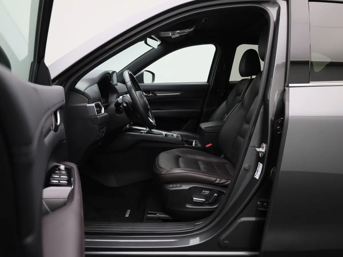 2.0 SkyActiv-G 165 Signature | SCHUIF-KANTELDAK | LEER | HEAD-UP | STOEL-STUURWIELVERWARMING | STOELVERKOELING | CAMERA | NAVIGATIE | BOSE AUDIO