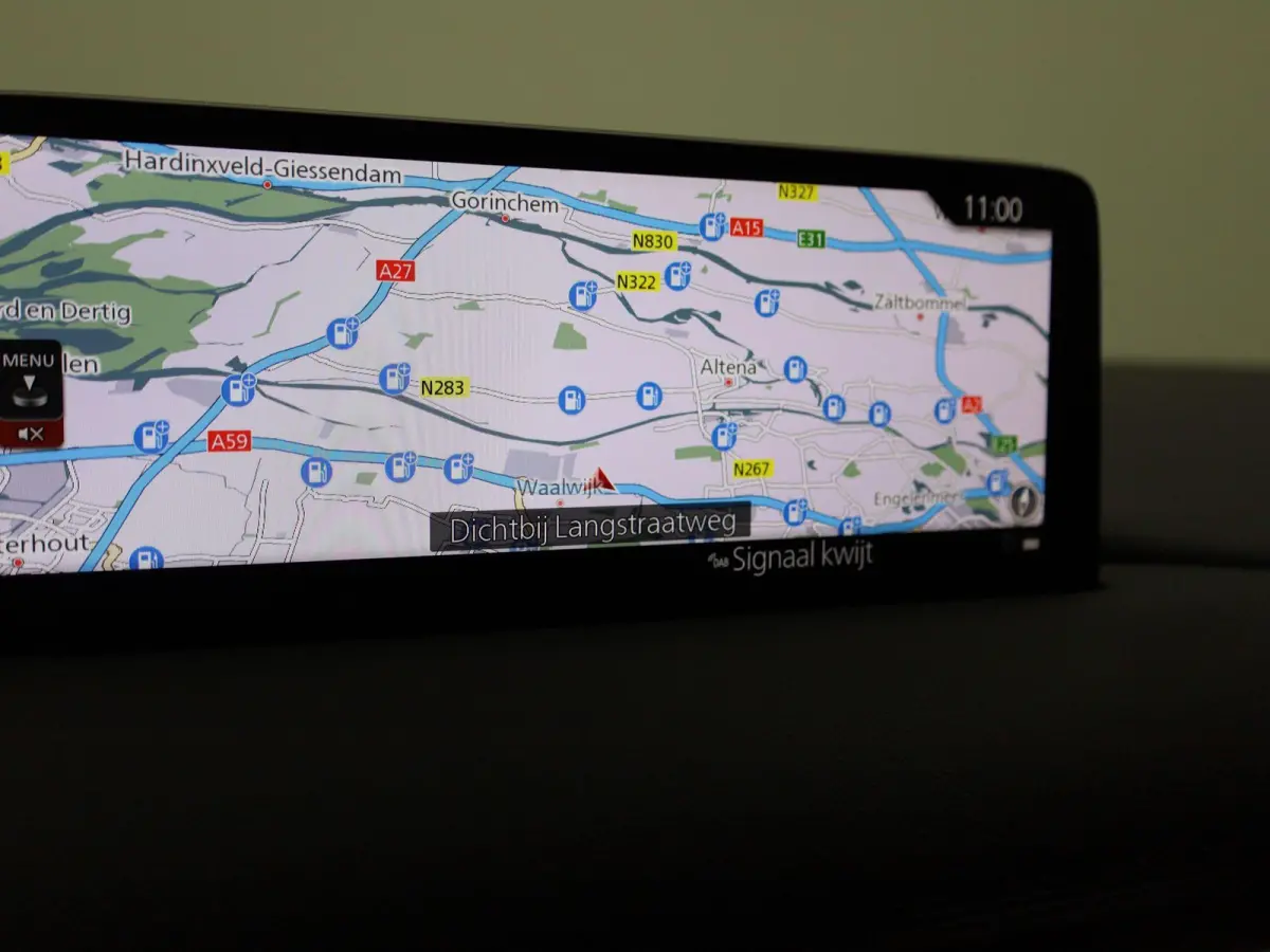 2.0 SkyActiv-G 165 Signature | SCHUIF-KANTELDAK | LEER | HEAD-UP | STOEL-STUURWIELVERWARMING | STOELVERKOELING | CAMERA | NAVIGATIE | BOSE AUDIO