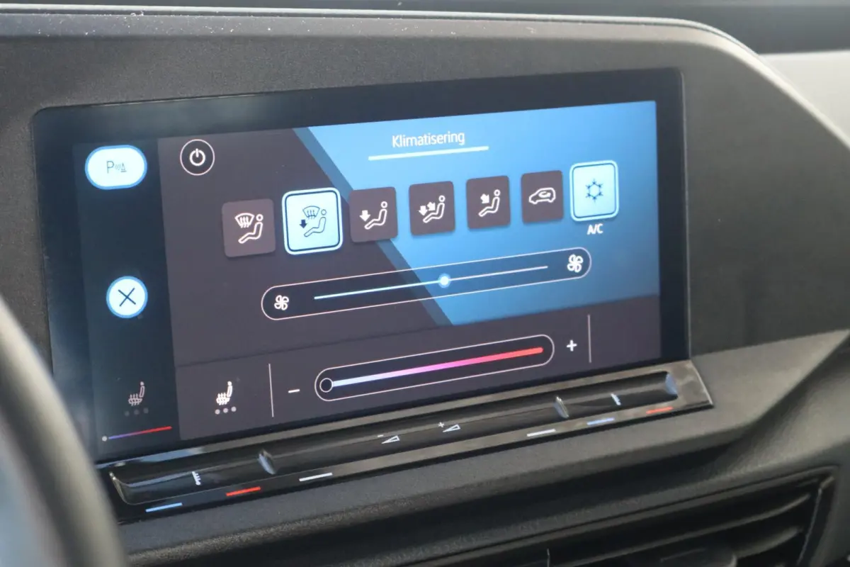 2.0 TDI 122pk DSG | Trekhaak | Navigatie | Bestuurdersstoel Verwarmd