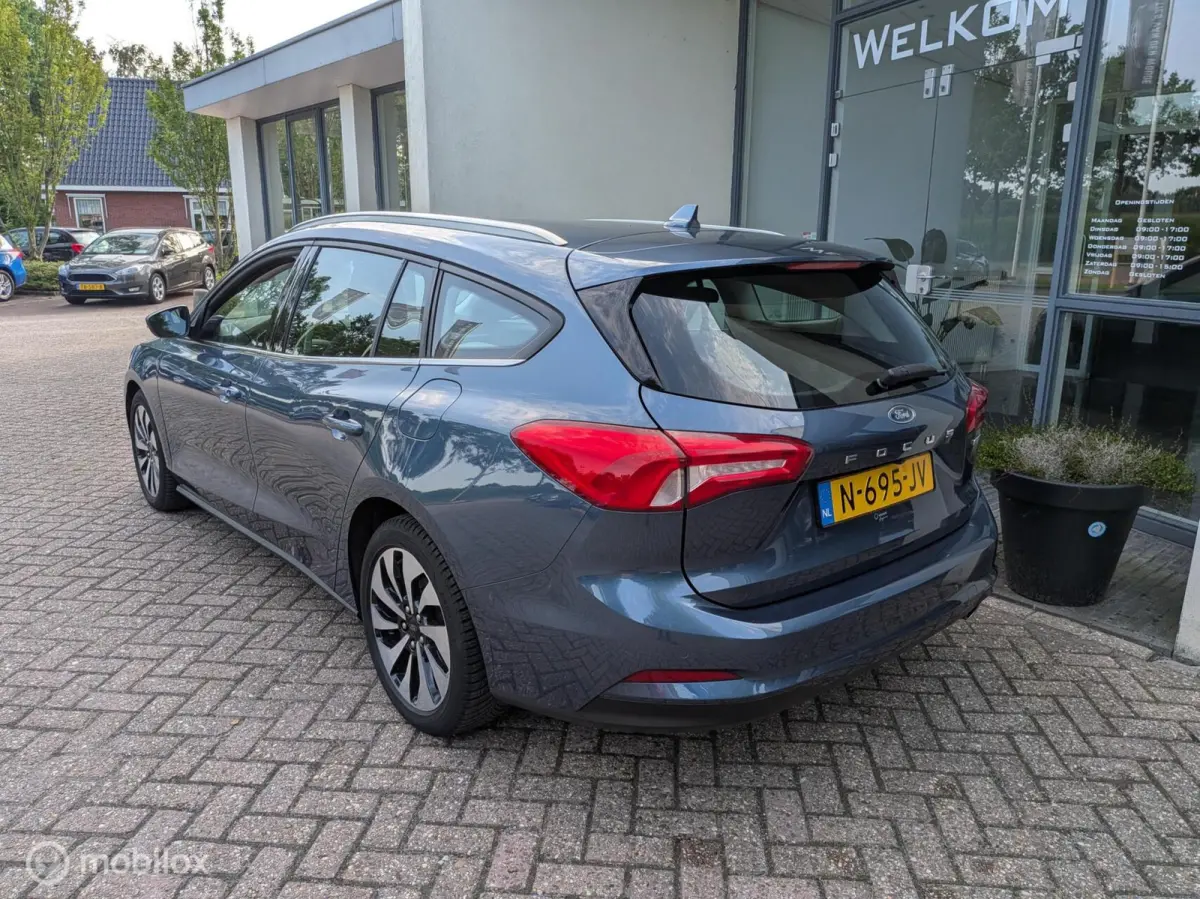 1.0 EcoBoost Hybrid Trend Edition Business