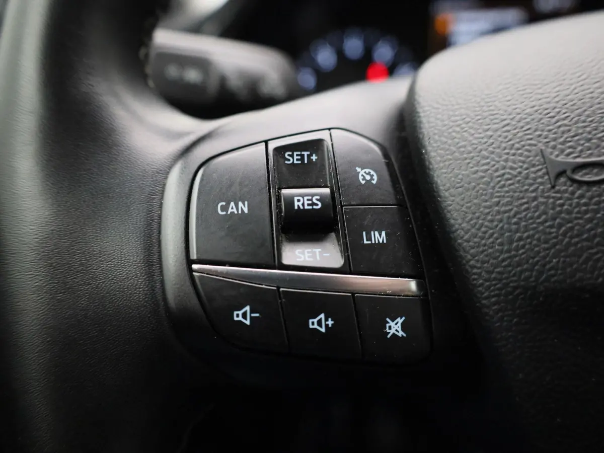 1.0 EcoBoost Titanium | Cruise Control | Elektrisch inklapbare spiegels | Airco | Apple Carplay/Android Auto |