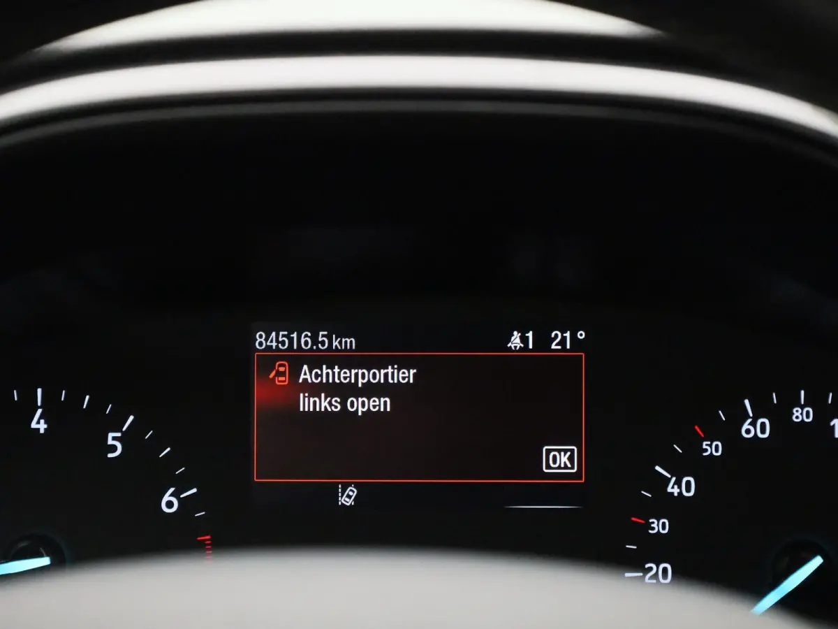 1.0 EcoBoost Titanium | Cruise Control | Elektrisch inklapbare spiegels | Airco | Apple Carplay/Android Auto |