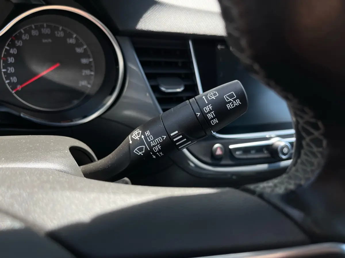 1.2 110PK Turbo Elegance CAMERA ACHTER| PARKEERSENSOREN V&A| NAVI| APPLE CARPLAY/ANDROID AUTO| CRUISE CONTROL| CLIMATE CONTROL|