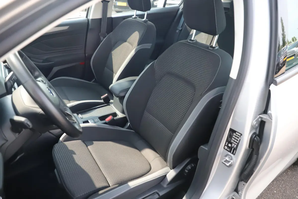 1.0 EcoBoost Hybrid Connected Sportstoelen Navigatie Carplay Android Airco Cruise Control Rijstrooksensor Parkeersensor