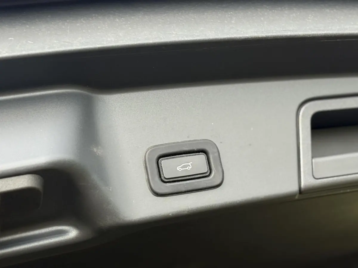 1.5 P300e AWD R-Dynamic SE