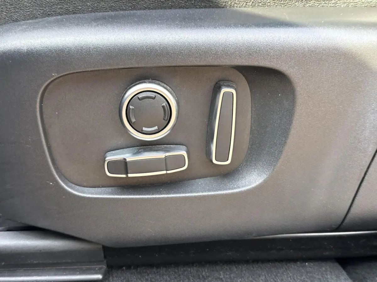 1.5 P300e AWD R-Dynamic SE