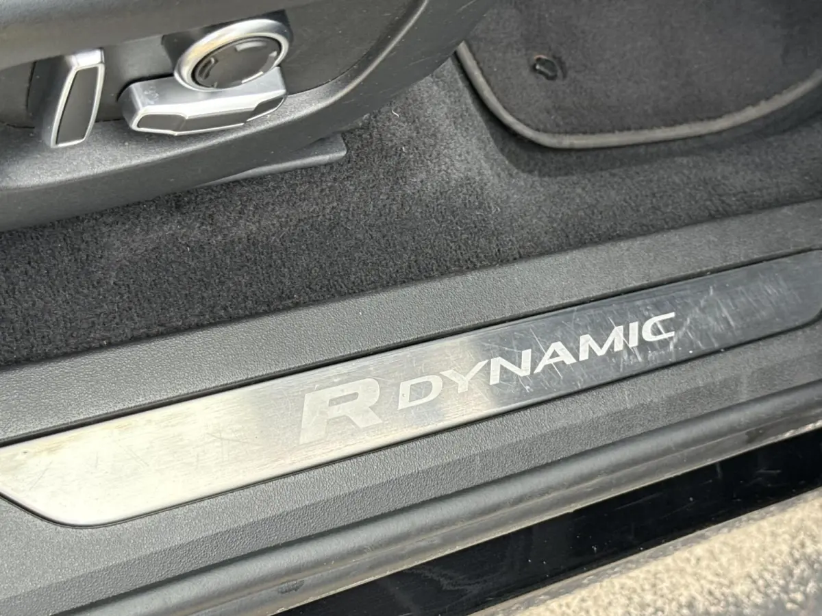 1.5 P300e AWD R-Dynamic SE