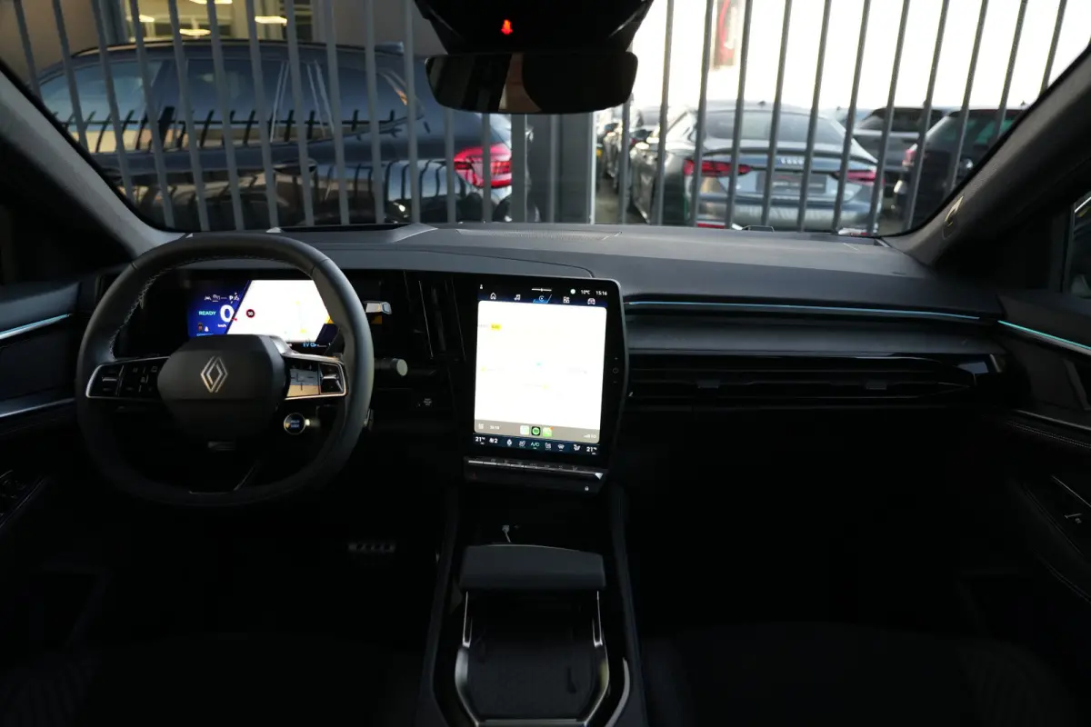 1.2 E-Tech 4x4 Plug-in Hybrid 300 Esprit Alpine | 300 PK | Panoramadak | Matrix LED | Head-up display | Trekhaak | Renault Rafale Esprit Alpine met 300 PK plug-in hybride aandrijving, voorzi