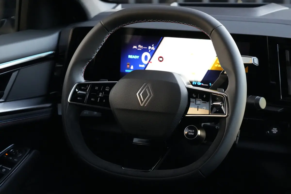 1.2 E-Tech 4x4 Plug-in Hybrid 300 Esprit Alpine | 300 PK | Panoramadak | Matrix LED | Head-up display | Trekhaak | Renault Rafale Esprit Alpine met 300 PK plug-in hybride aandrijving, voorzi