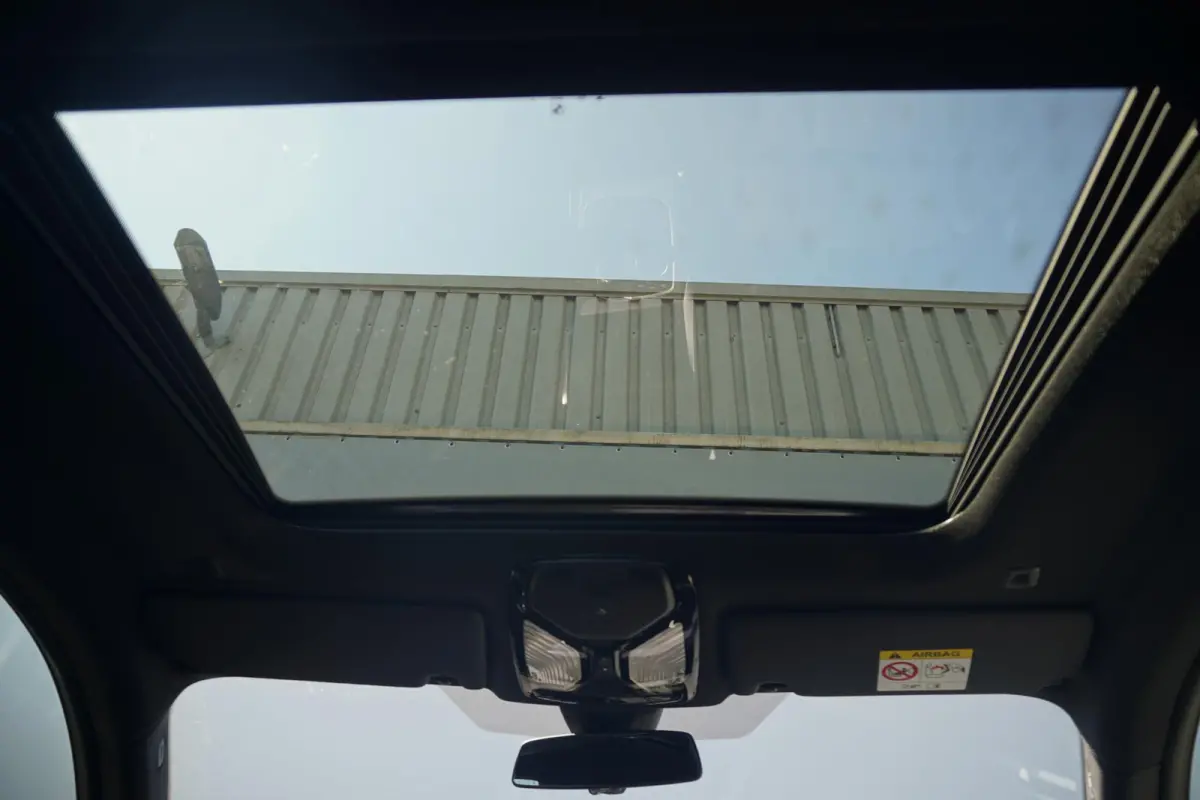 eDrive40 M Sport Pro | Schuif-/kanteldak | M Sportstoelen | Active Cruise Control | Harman Kardon | Elektrische stoelen met geheugen