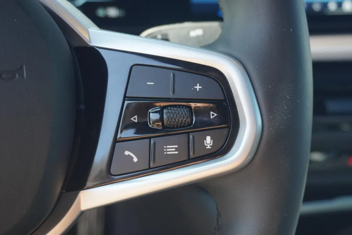 eDrive40 M Sport Pro | Schuif-/kanteldak | M Sportstoelen | Active Cruise Control | Harman Kardon | Elektrische stoelen met geheugen
