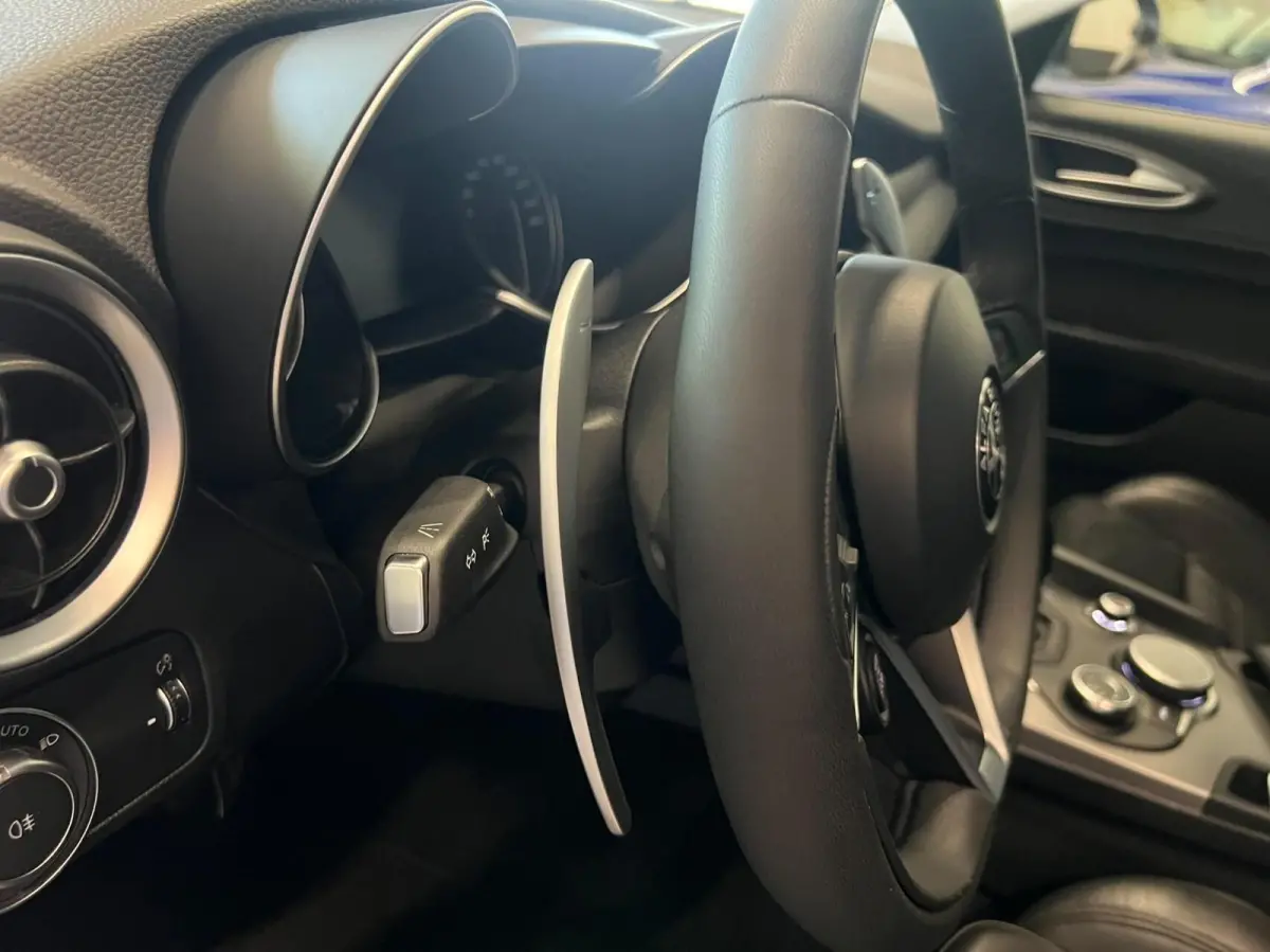 2.0T Q4 Veloce, 65dkm, 320pk, Squadra