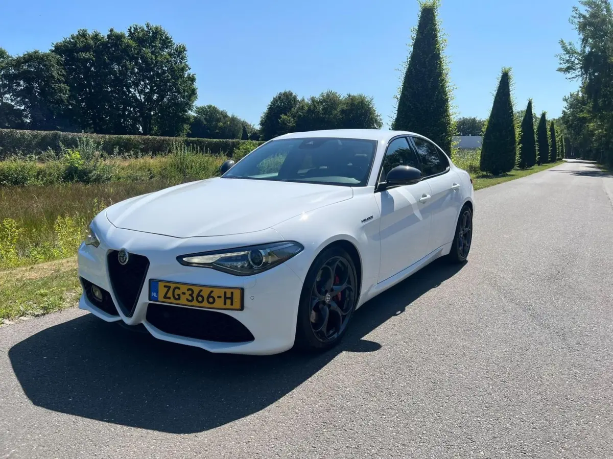 2.0T Q4 Veloce, 65dkm, 320pk, Squadra