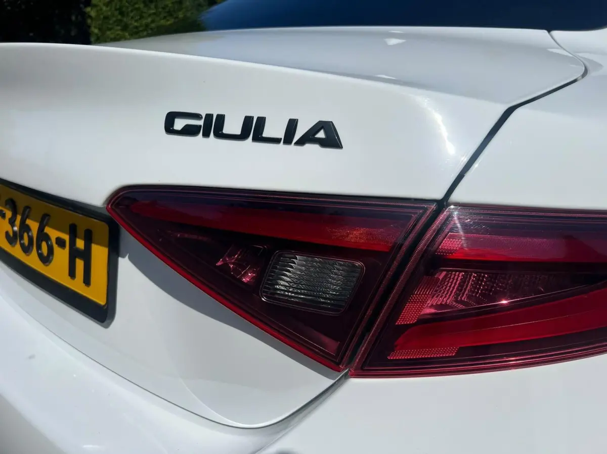 2.0T Q4 Veloce, 65dkm, 320pk, Squadra