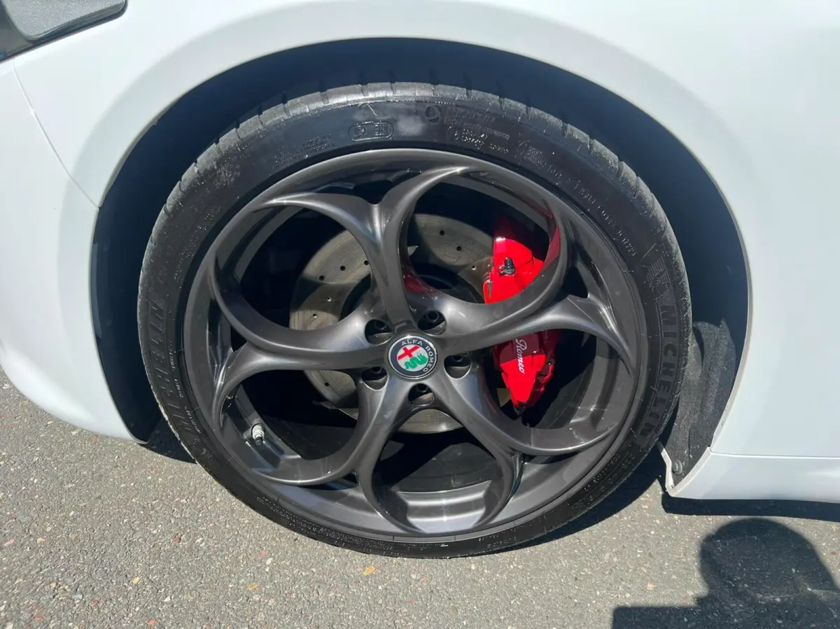2.0T Q4 Veloce, 65dkm, 320pk, Squadra