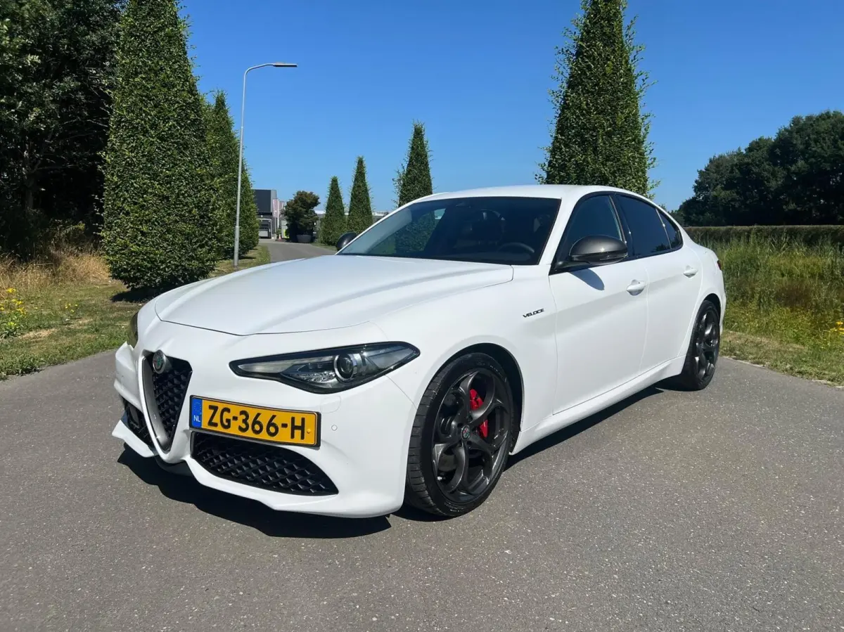 2.0T Q4 Veloce, 65dkm, 320pk, Squadra