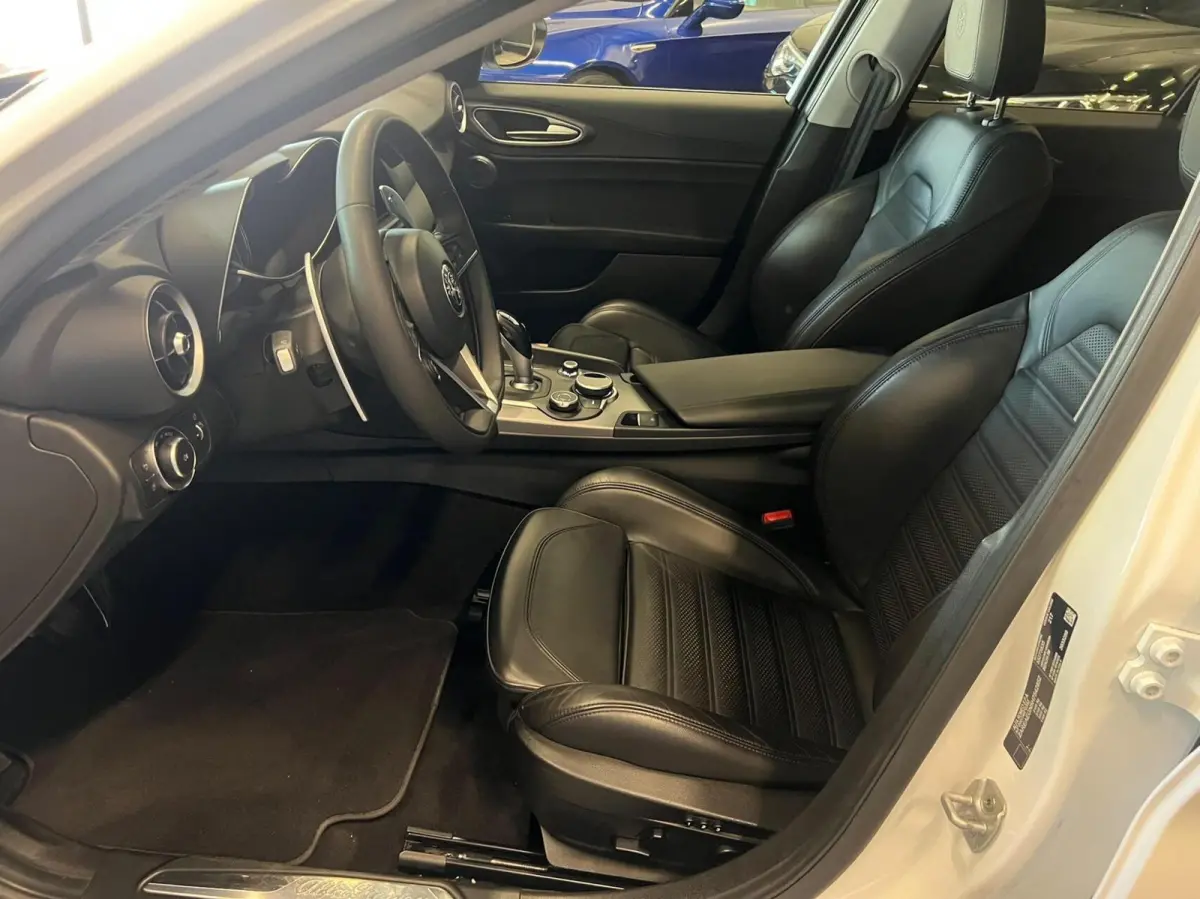 2.0T Q4 Veloce, 65dkm, 320pk, Squadra