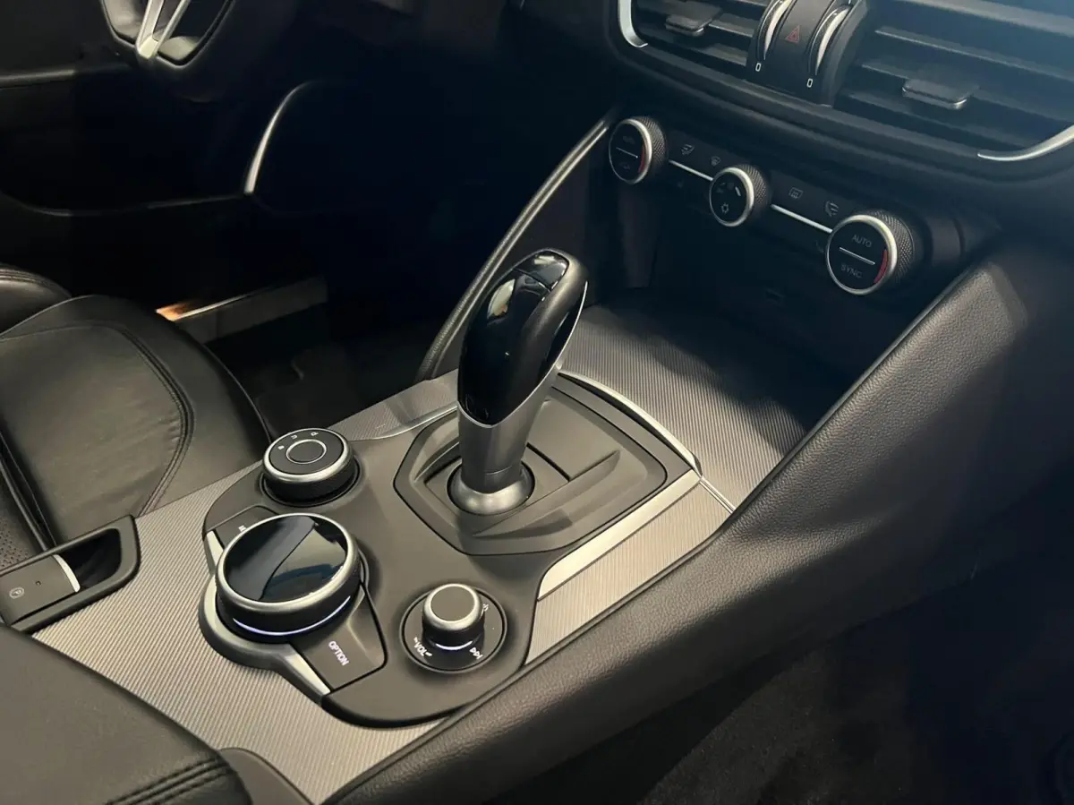 2.0T Q4 Veloce, 65dkm, 320pk, Squadra