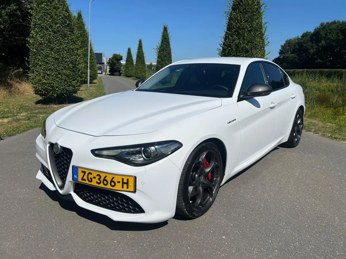 2.0T Q4 Veloce, 65dkm, 320pk, Squadra