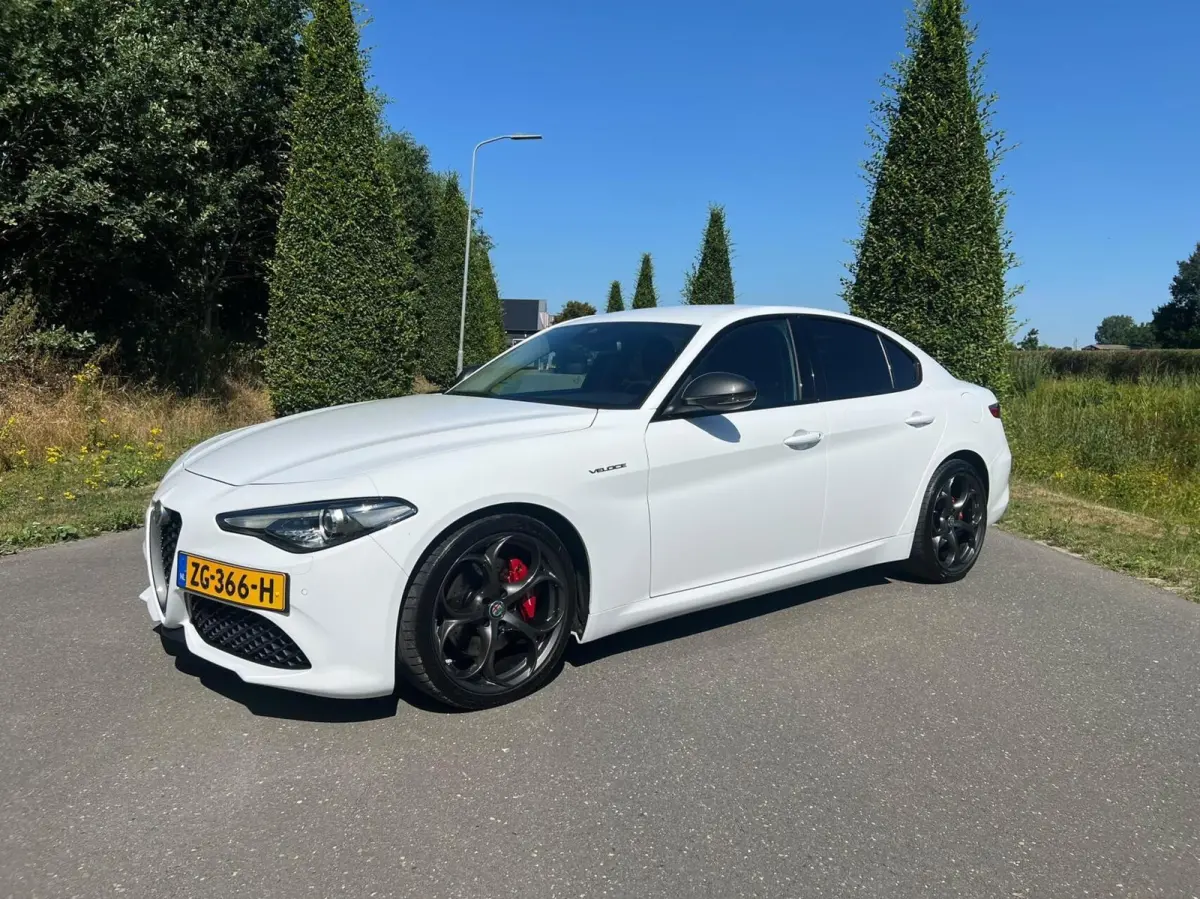 2.0T Q4 Veloce, 65dkm, 320pk, Squadra