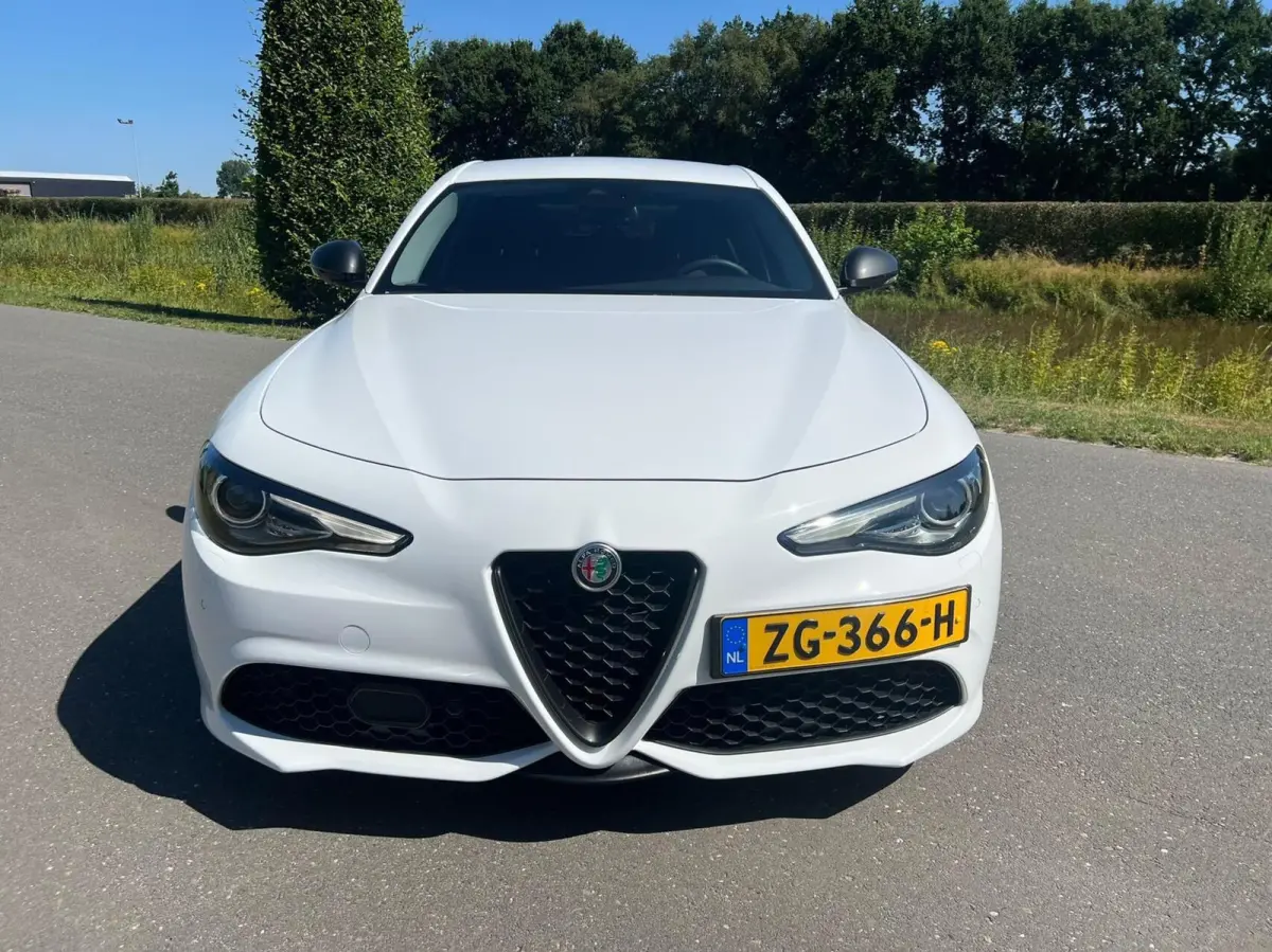 2.0T Q4 Veloce, 65dkm, 320pk, Squadra