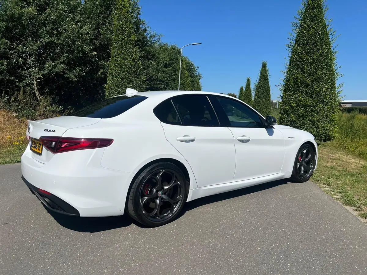2.0T Q4 Veloce, 65dkm, 320pk, Squadra