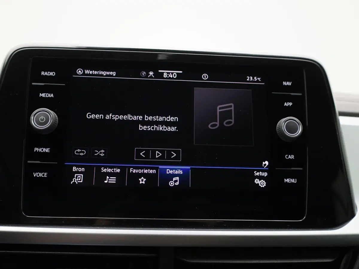 1.0 TSI Life 110 PK| Origineel Nederlands | Navigatie | Achteruitrijcamera | Digitale Cockpit Pro | Parkeersensoren | Privacy Glas