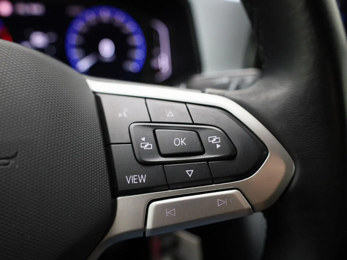 1.0 TSI Life 110 PK| Origineel Nederlands | Navigatie | Achteruitrijcamera | Digitale Cockpit Pro | Parkeersensoren | Privacy Glas