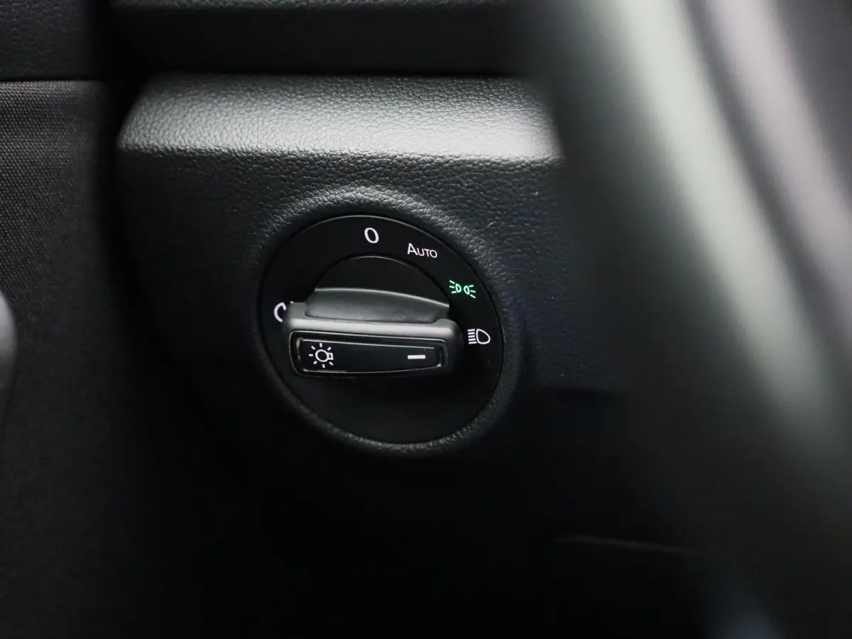 1.0 TSI Life 110 PK| Origineel Nederlands | Navigatie | Achteruitrijcamera | Digitale Cockpit Pro | Parkeersensoren | Privacy Glas