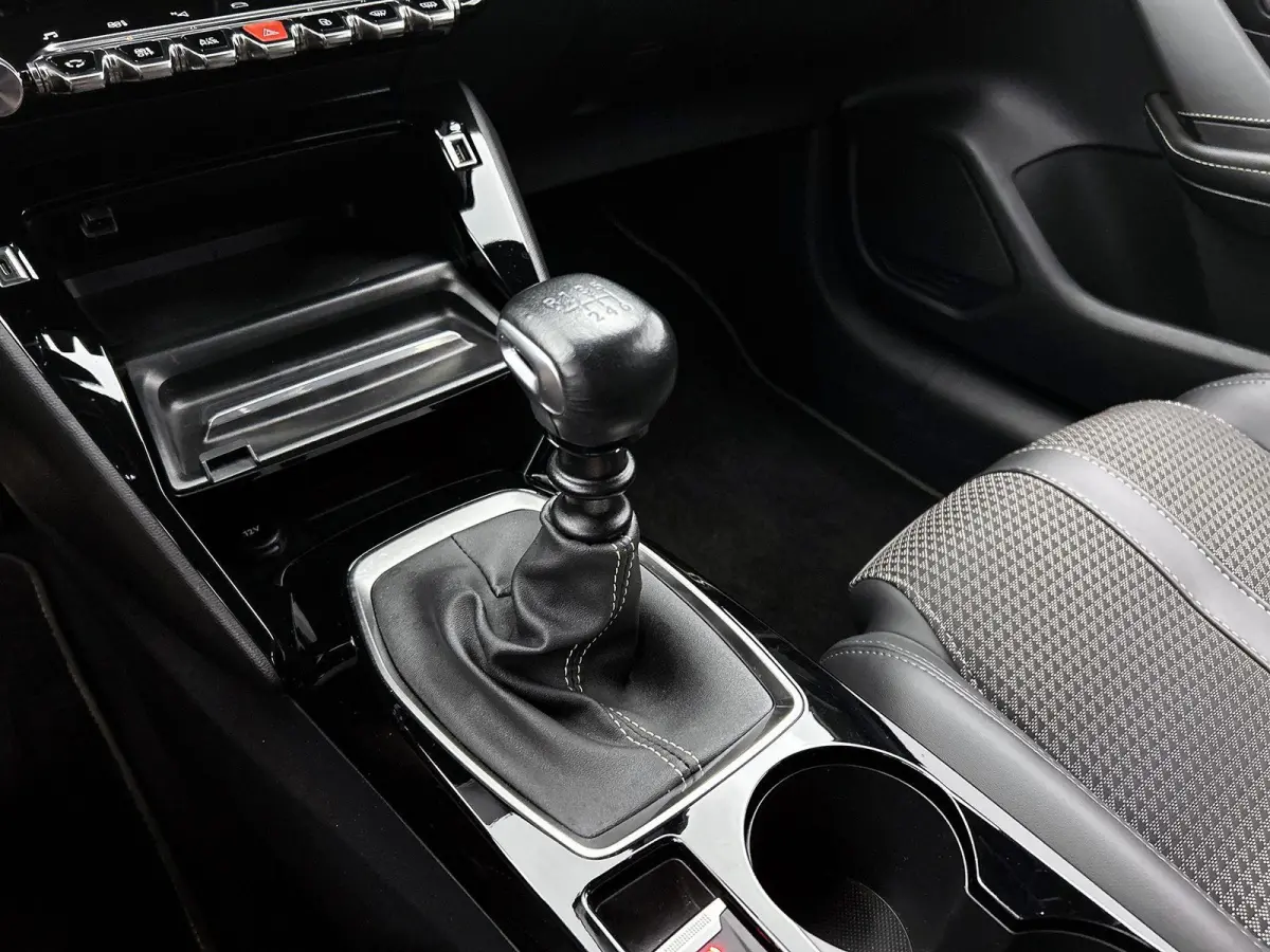 1.2 GT | Navigatie | Achteruitrij Camera | Dodehoek Bewaking | Climate Control | Cruise Control |