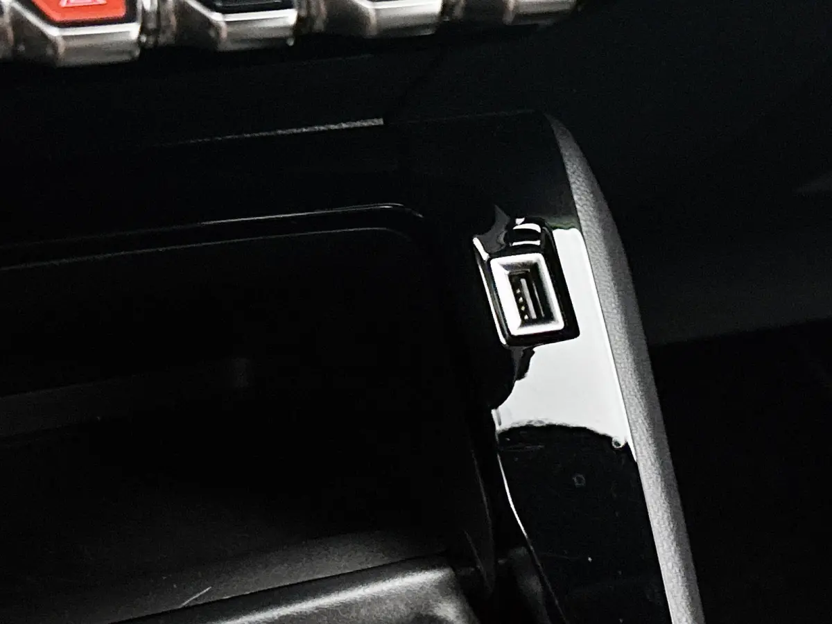 1.2 GT | Navigatie | Achteruitrij Camera | Dodehoek Bewaking | Climate Control | Cruise Control |